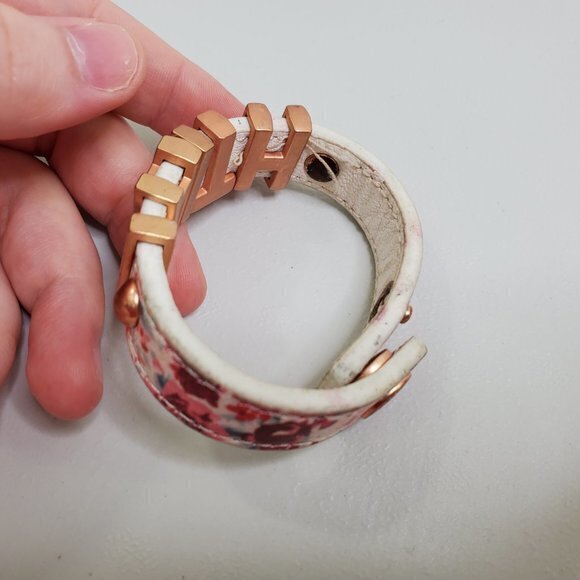 BCBGeneration Bracelet Faith Cuff Floral Rose Gold - Picture 6 of 10